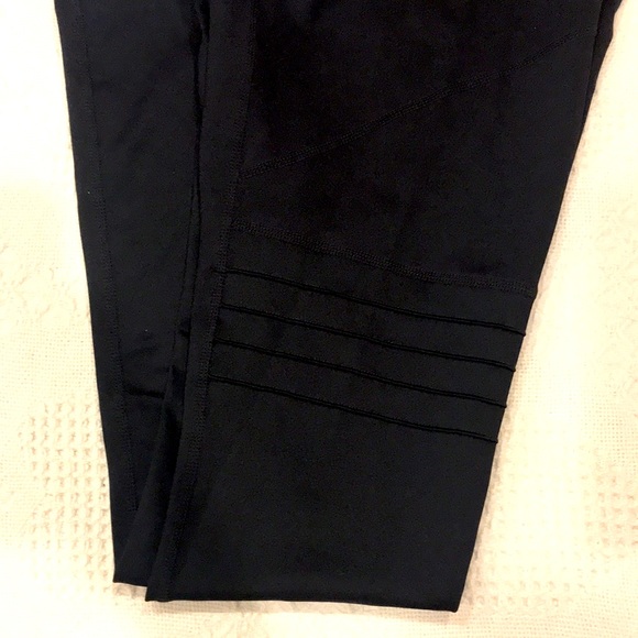 Nwot Z by ZELLA Black MOTO PANELED OUTSPACE Full Length Yoga Leggings Sz Small - Picture 10 of 16